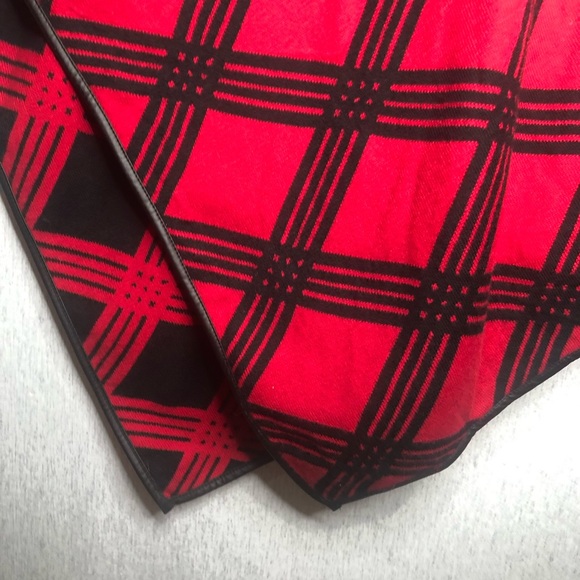 Talbots Leather Tab Country Plaid Ruana Wrap Faux Leather Trim Sz M/L Red Black - Picture 10 of 14